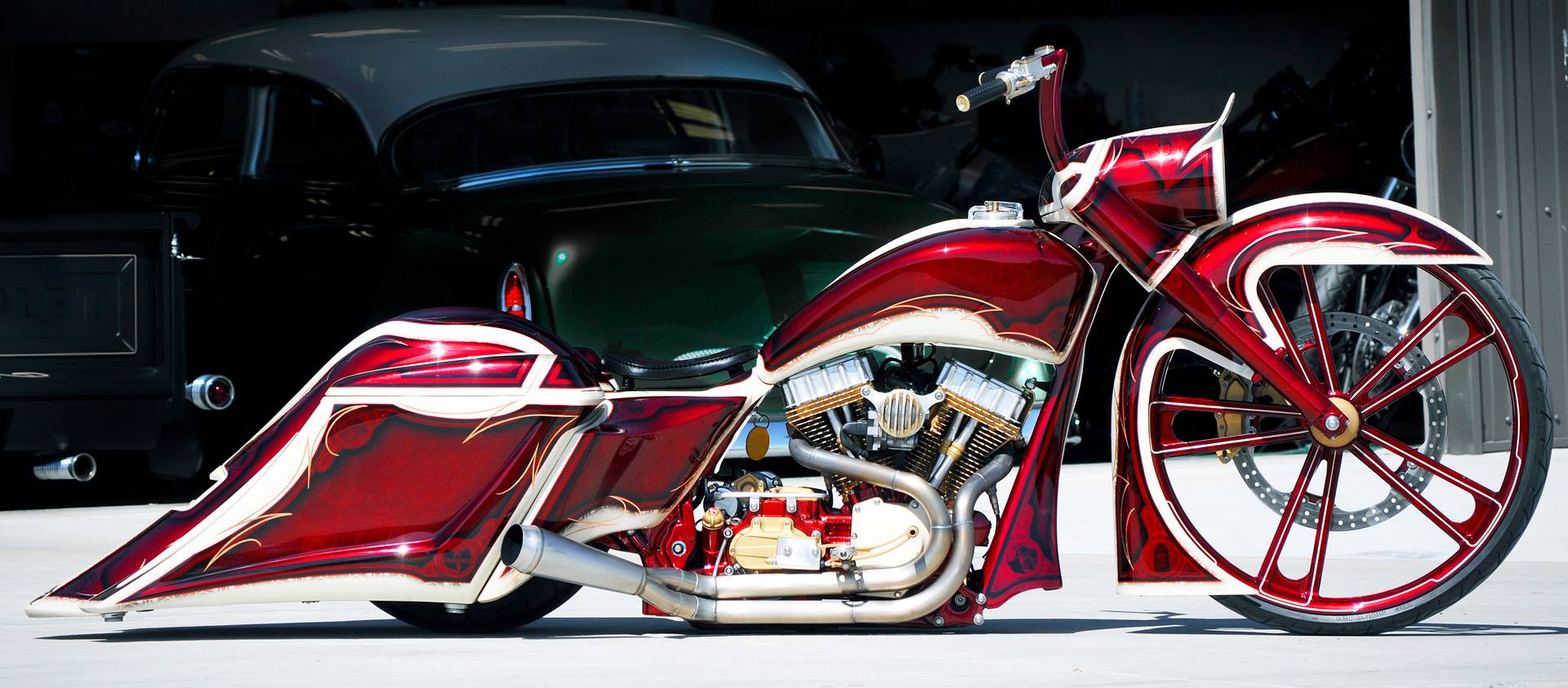 Стиль бэггер мотоцикл. Black tag. Бэггер. Custom place. Chopper 1950.